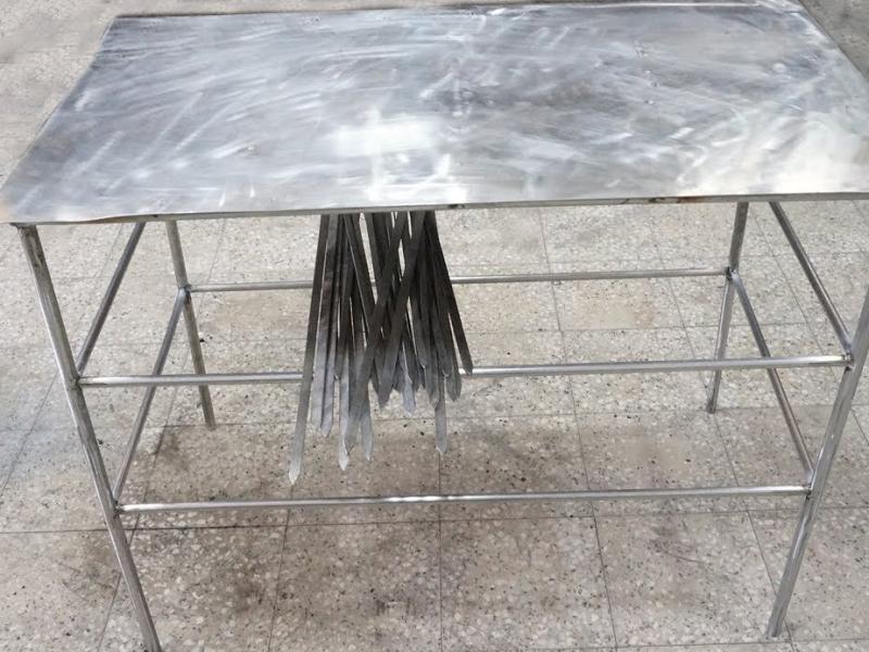 стол из нержавеющей стали